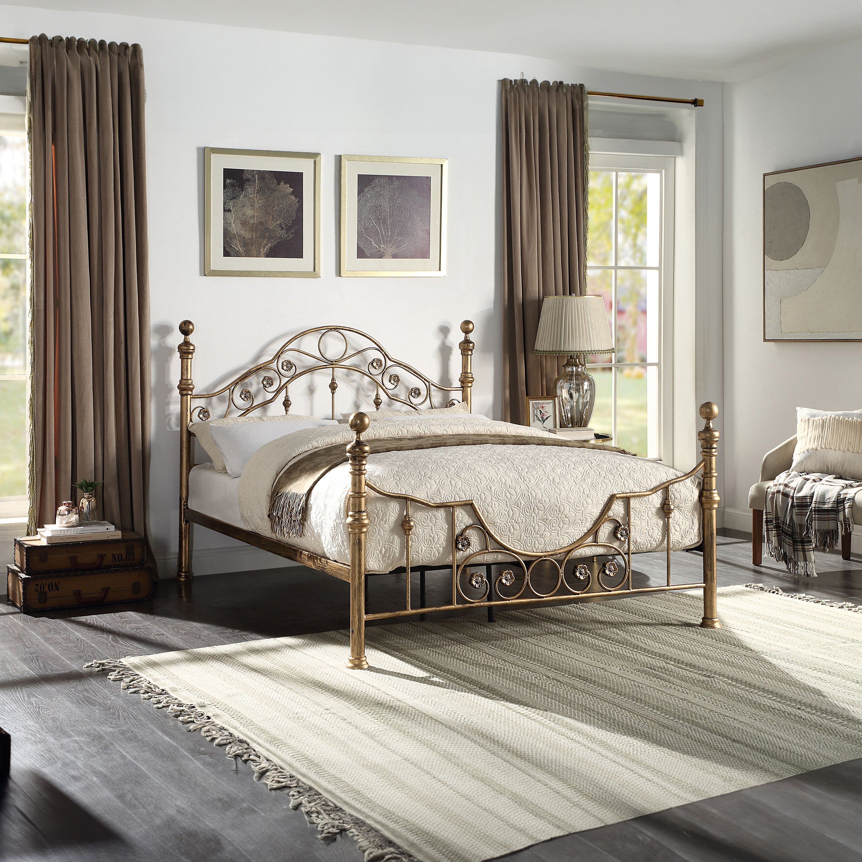 6 Benefits of a Metal Bed Frame